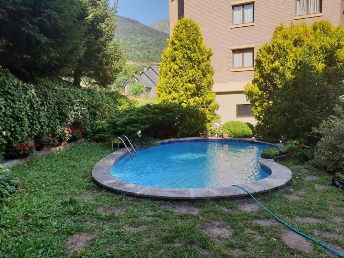 Apartamentos Sapporo III Vielha Bagian luar foto