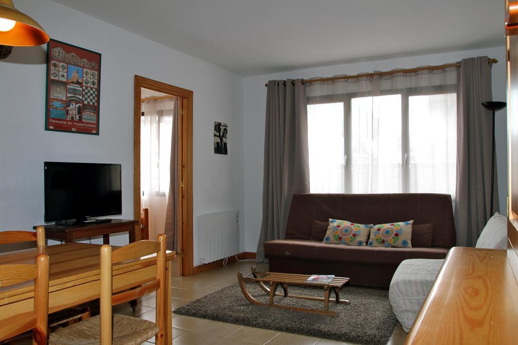 Apartamentos Sapporo III Vielha Bagian luar foto